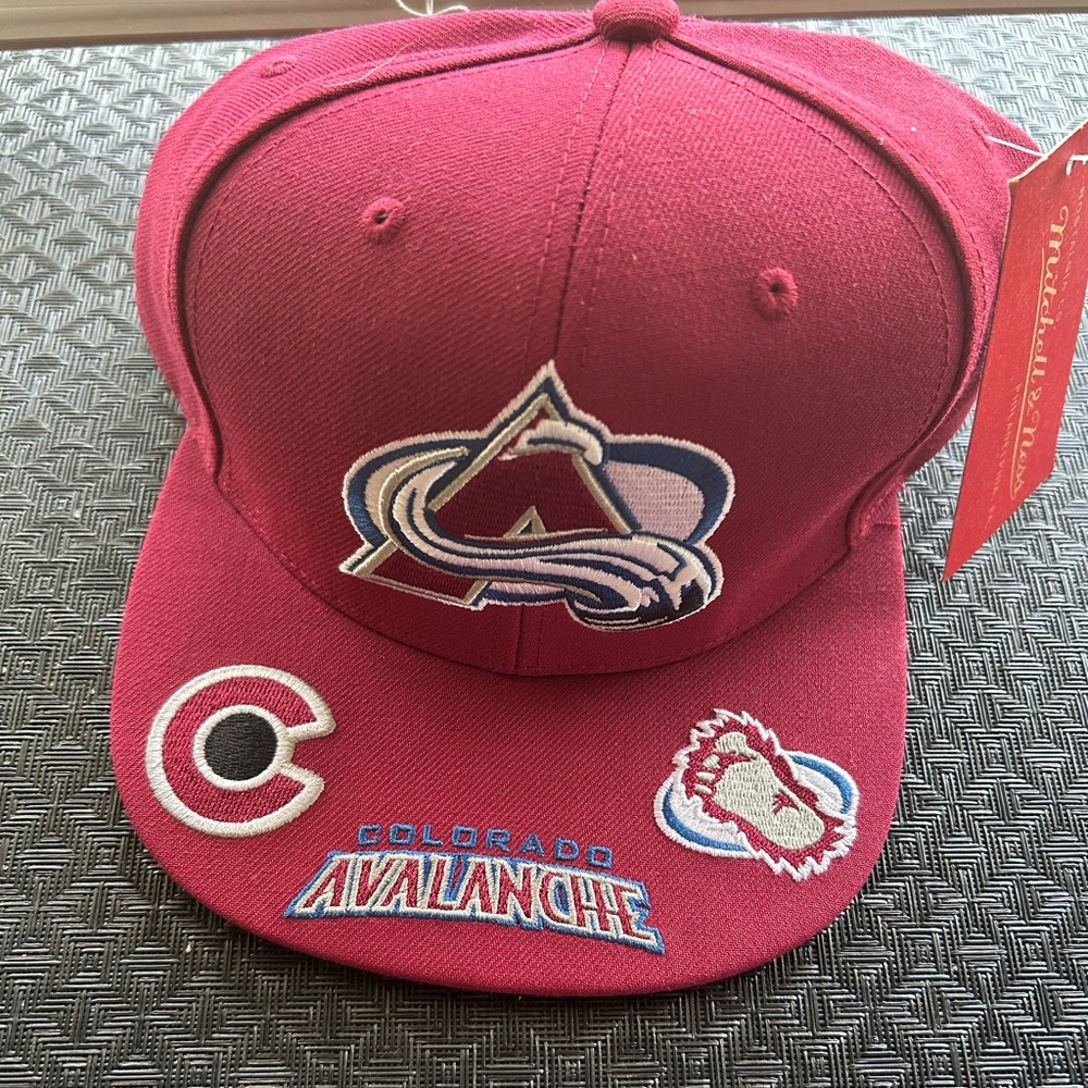 Mitchell & Ness - Colorado Avalanche flat bill